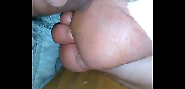  Rubbing Uncut cock on mature soles